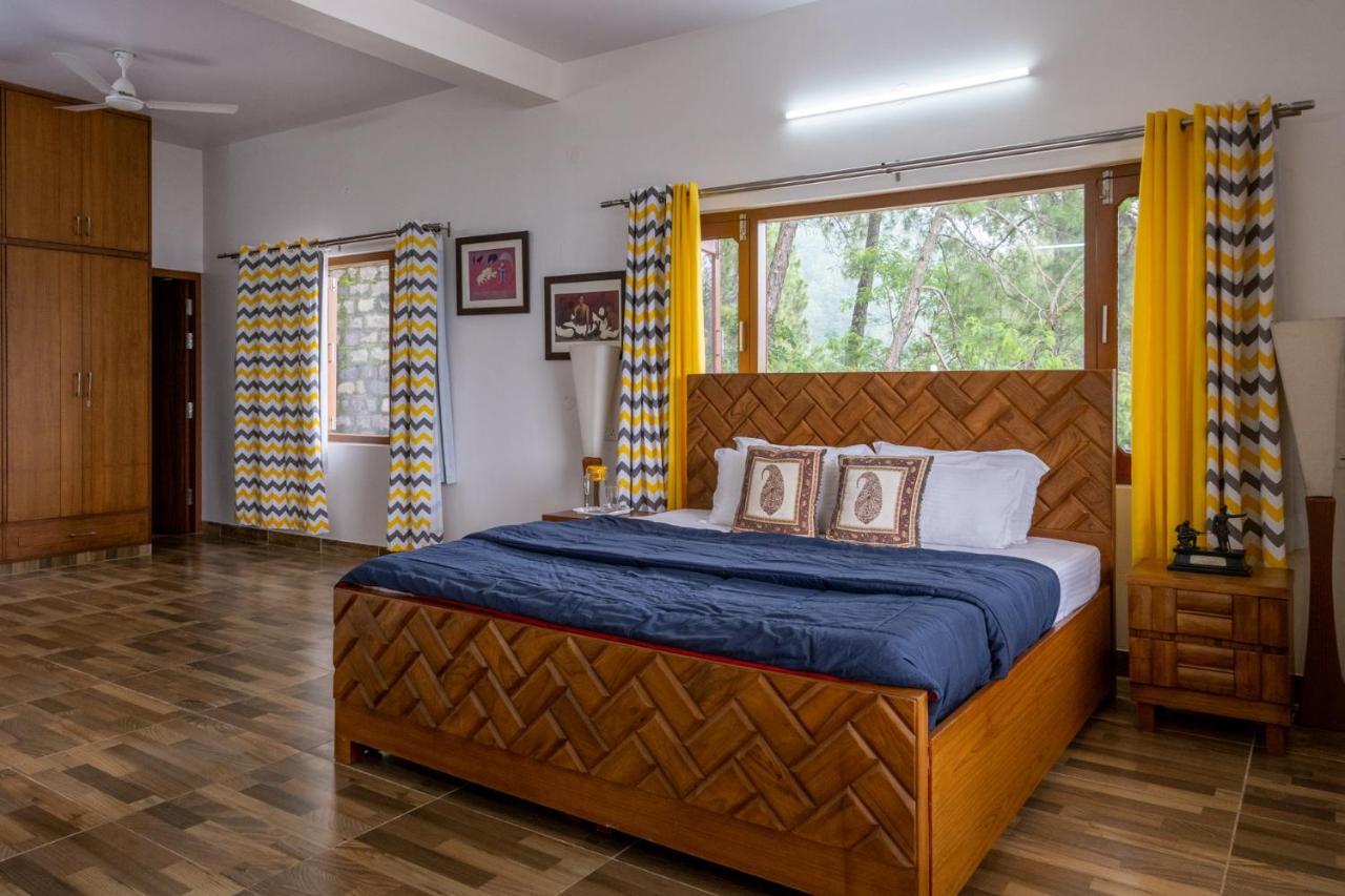 Villa Woodside Meadows By Veo - Part Of Stayvista Касаули Экстерьер фото