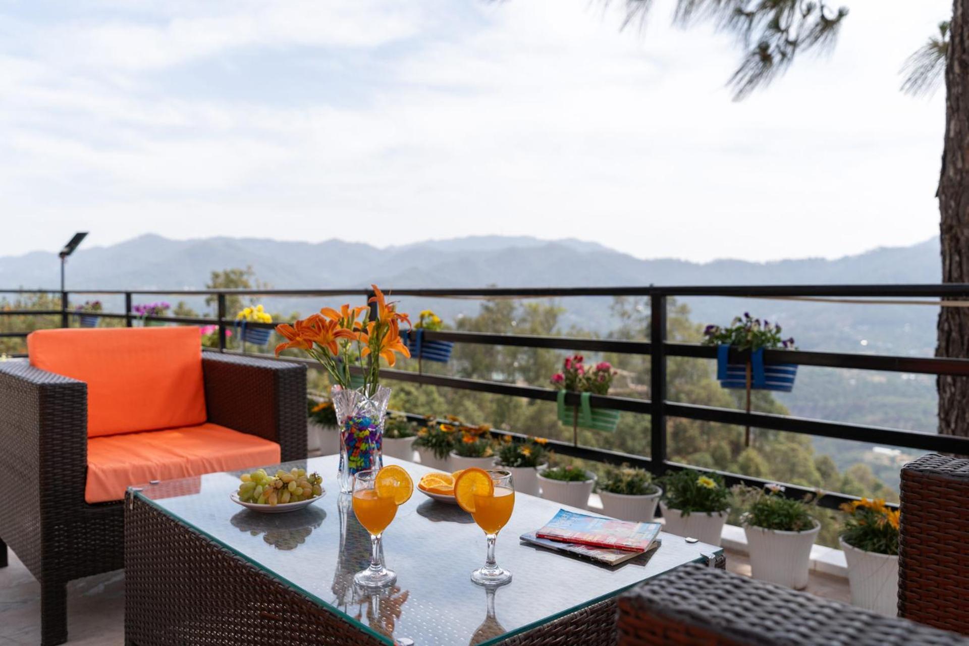 Villa Woodside Meadows By Veo - Part Of Stayvista Касаули Экстерьер фото